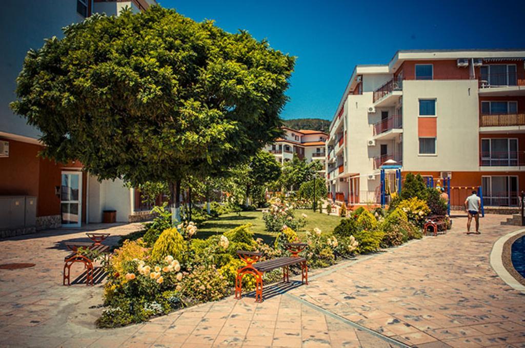 Privilege Fort Beach - Menada Apartments Елените Экстерьер фото