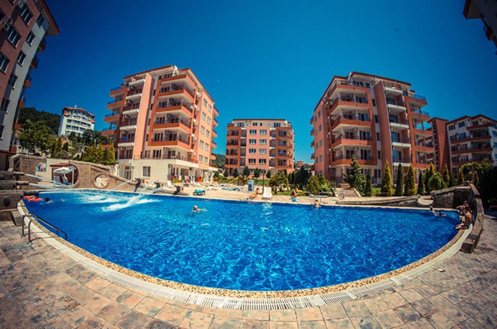 Privilege Fort Beach - Menada Apartments Елените Экстерьер фото