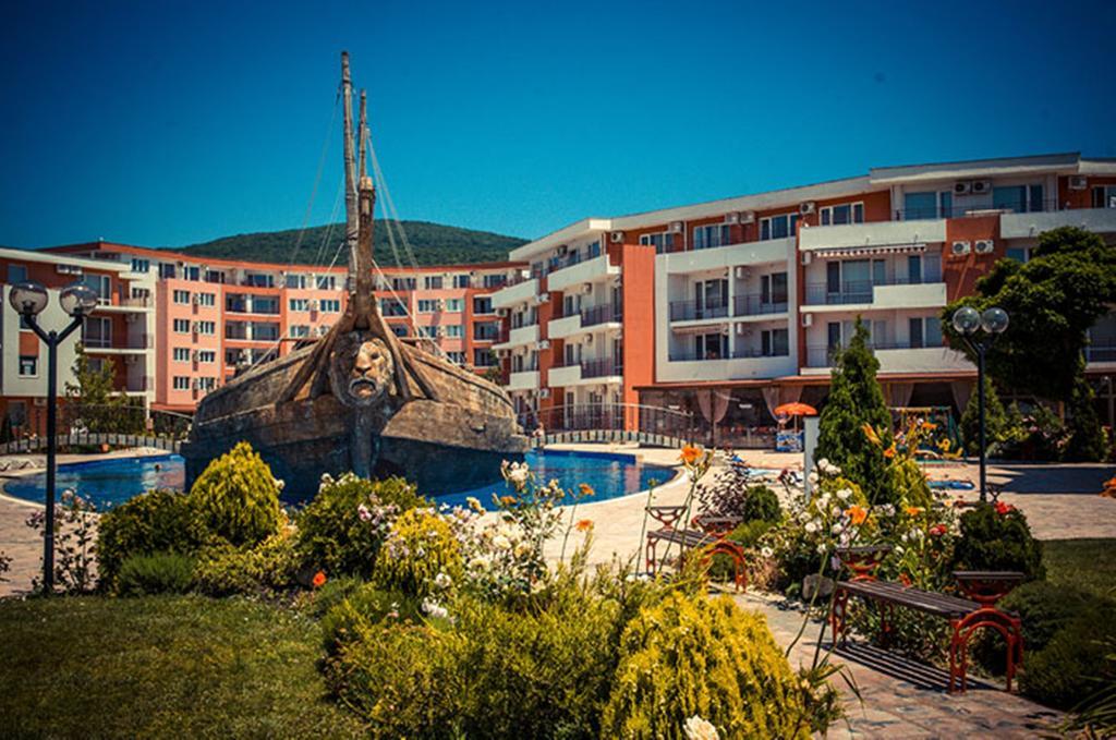Privilege Fort Beach - Menada Apartments Елените Экстерьер фото
