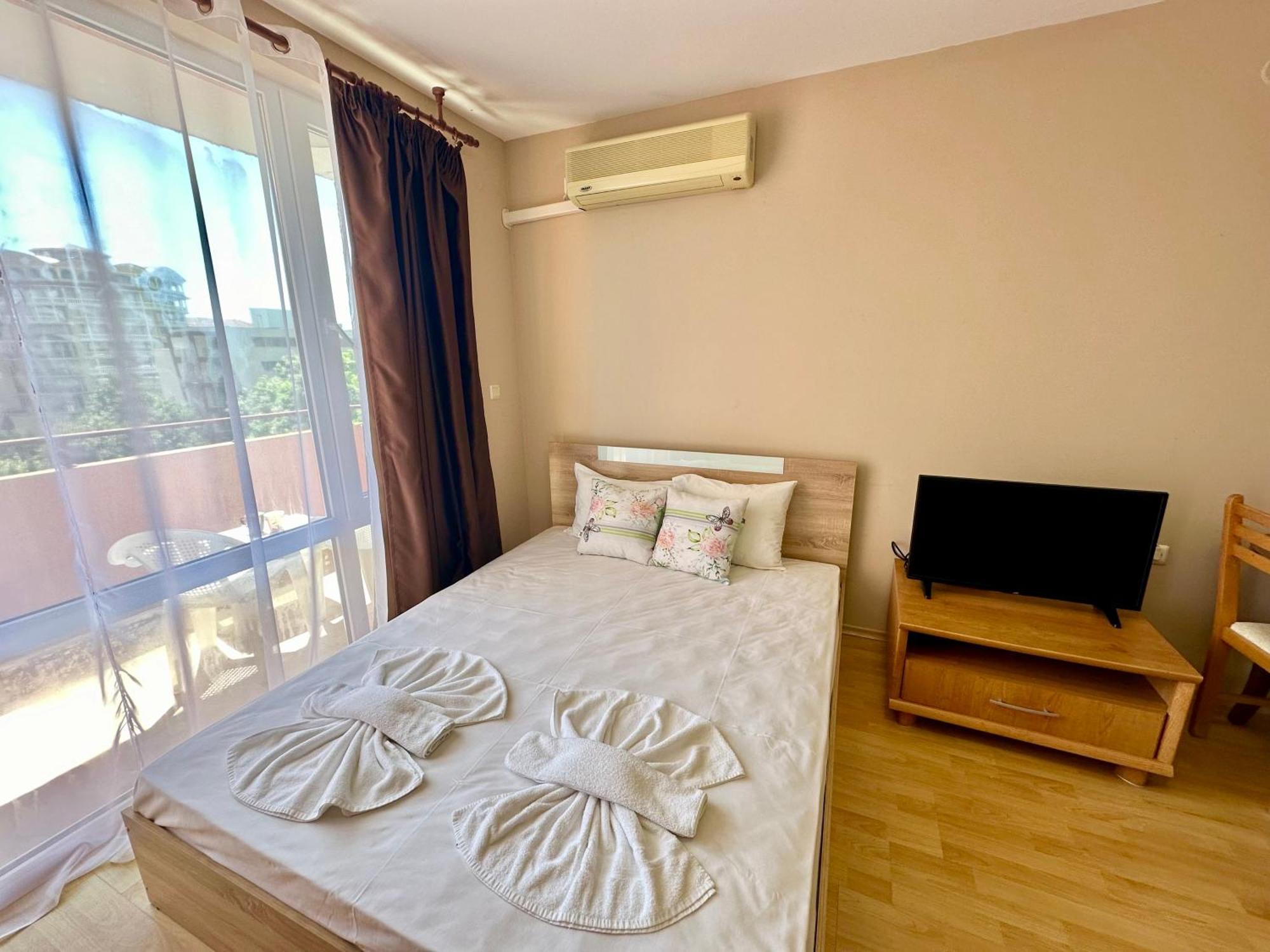 Privilege Fort Beach - Menada Apartments Елените Экстерьер фото