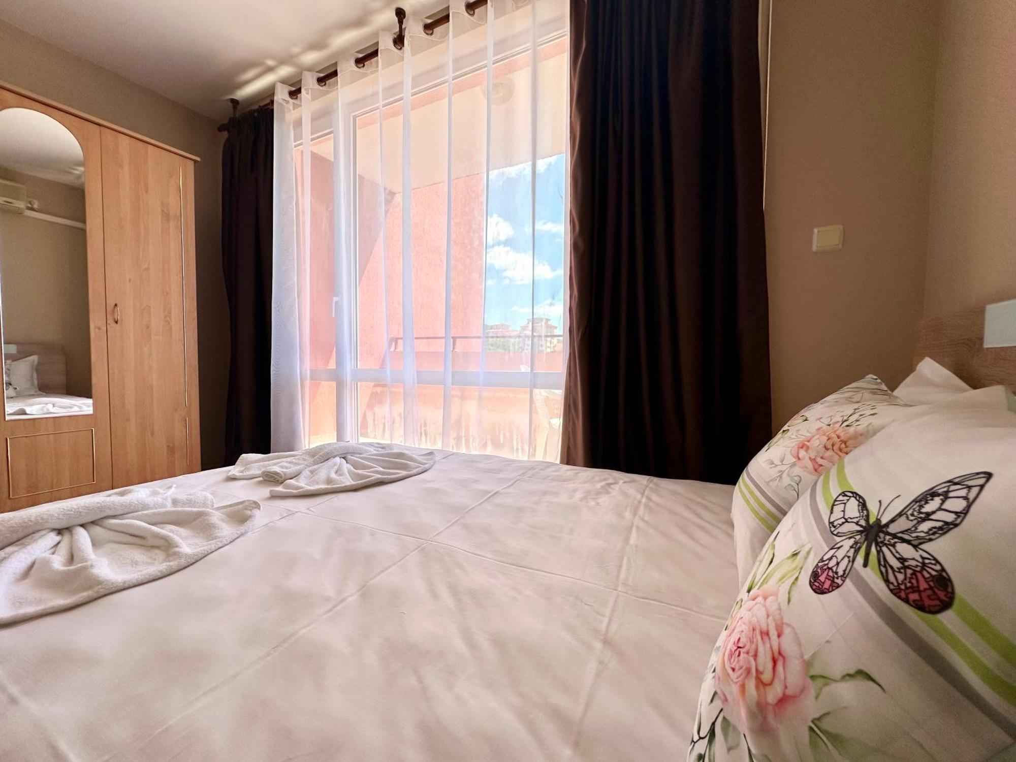 Privilege Fort Beach - Menada Apartments Елените Экстерьер фото