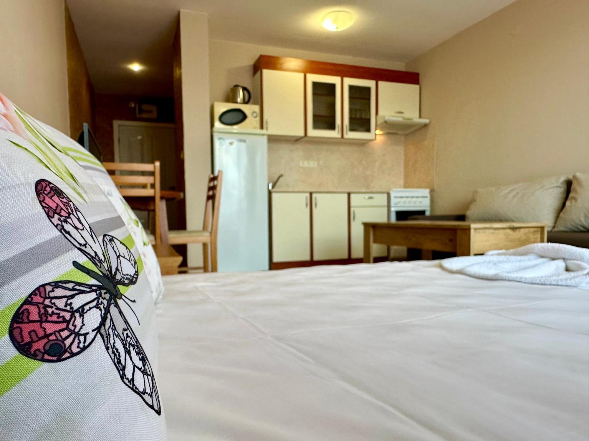 Privilege Fort Beach - Menada Apartments Елените Экстерьер фото