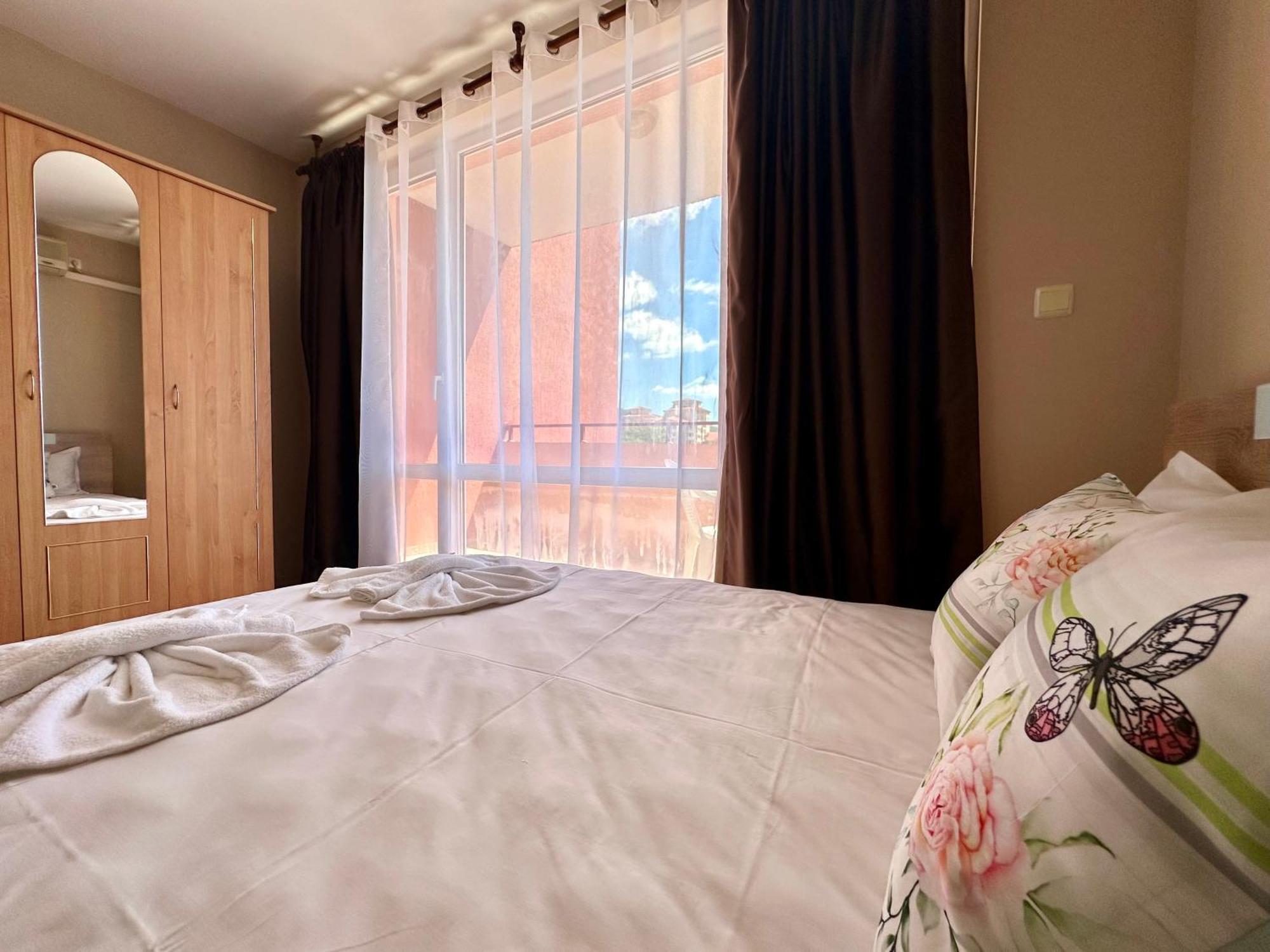 Privilege Fort Beach - Menada Apartments Елените Экстерьер фото