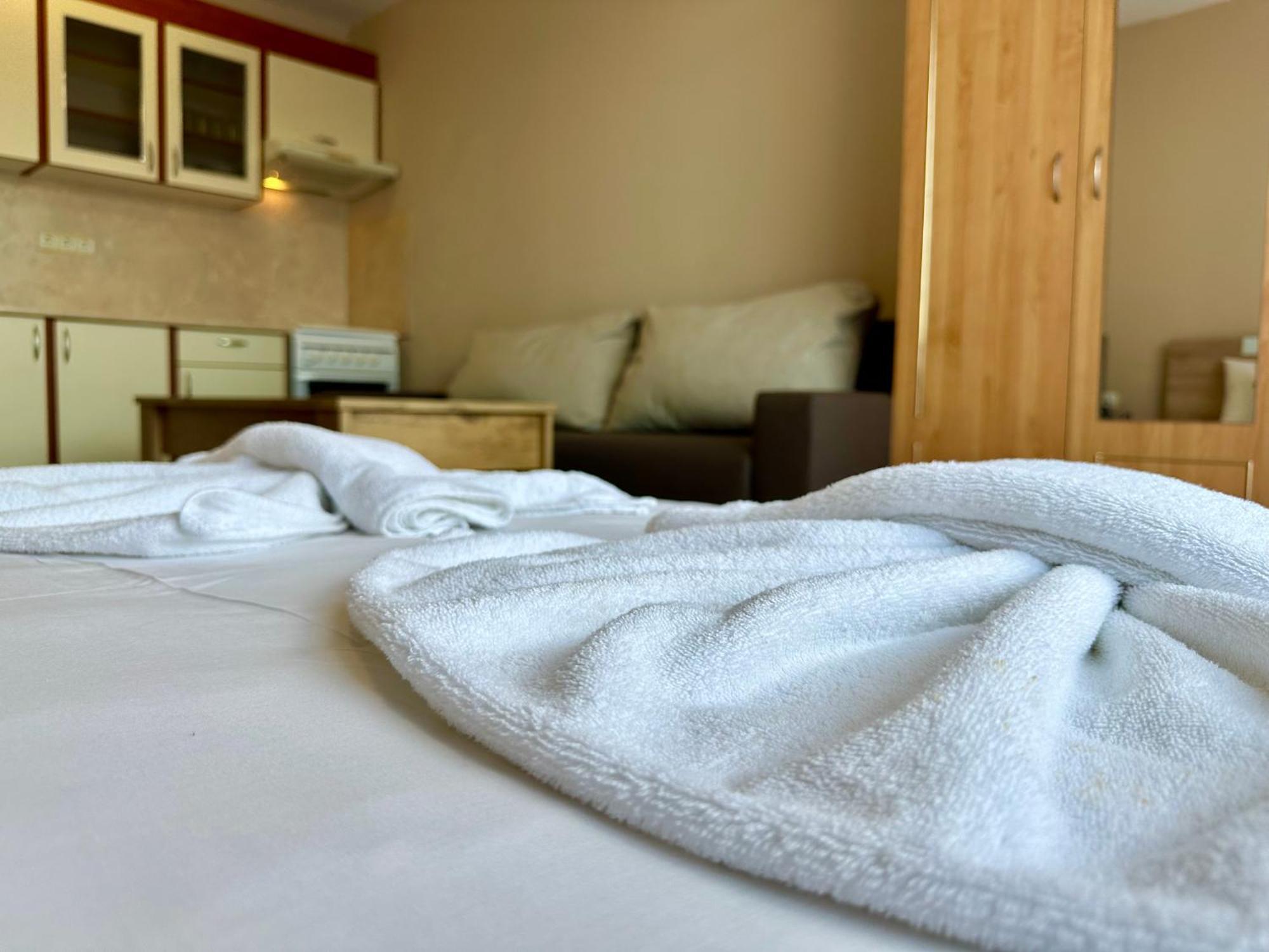 Privilege Fort Beach - Menada Apartments Елените Экстерьер фото